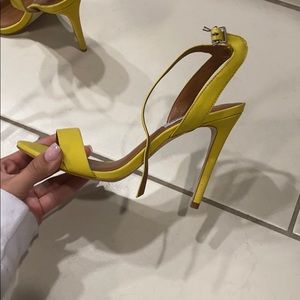 yellow Steve Madden heel